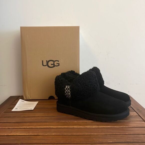 UGG Classic Ultra Mini Braid Booties Black USA Women Size 7/UK 5/EU 38 - Picture 3 of 15